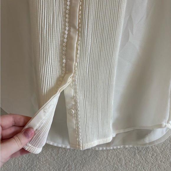 Women's H&M Chiffon Short Sleeve Blouse - Picture 3 of 5